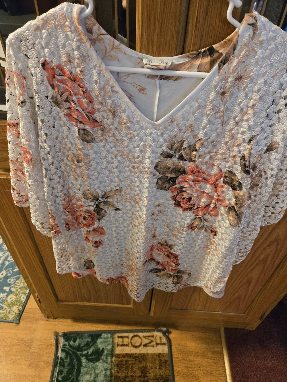 Women's Floral Lace Knit V-Neck Top - Cream with Coral Roses